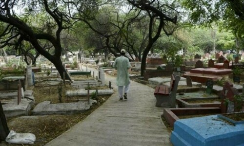 Indian police exhume human remains in mass-burial investigation Indian police exhume human remains in mass-burial investigation