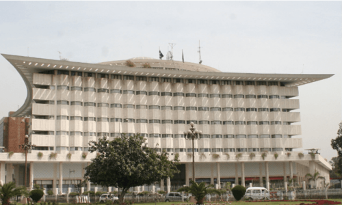 Wapda under fire for trillion-rupee disputes, project failures