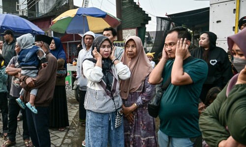 Indonesia turns down ear-splitting &lsquo;haram&rsquo; street parties