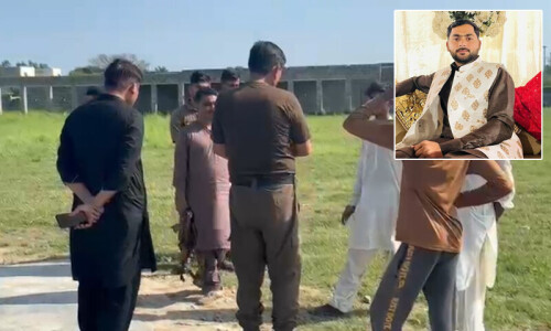 گجرات: کرکٹ میچ میں اوور نہ دینے پر گولیاں چل گئیں، 2 بھائی قتل، ماموں زخمی