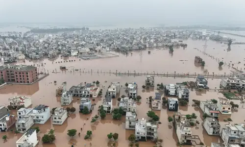 Floods, rains continue to wreak havoc on KP, Punjab as Sindh remains on alert