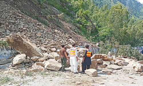 200 tourists stranded at Saiful Muluk Lake evacuated to Naran