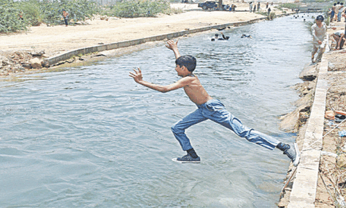 Karachi citizens face water shortage as Wapda repairs damaged Hub Canal
