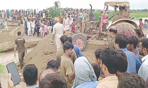 Breach in dyke leaves thousands stranded amid Sutlej floodwaters