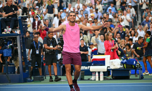 Alcaraz, Djokovic stroll into US Open quarter-finals as Sabalenka cruises