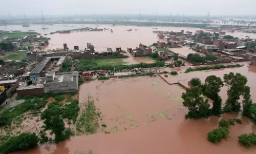 Settlements near Bahawalpur face land erosion threat by Sutlej