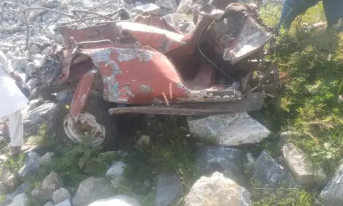 2 dead, 4 injured in KP&rsquo;s Mansehra as vehicle plunges into ravine