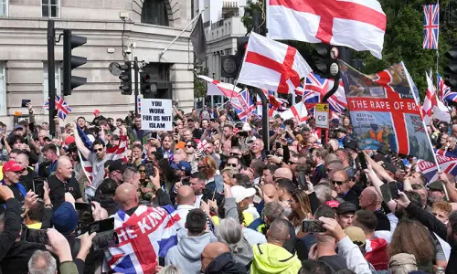 Around 100,000 turn out for far-right rally in London