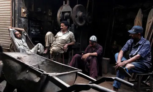 Lahore High Court asks ministry to resolve Rawalpindi housing society&rsquo;s power outages issue