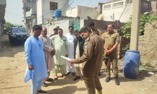 Second attack on HPV vaccination team in 3 days leaves Mandi Bahauddin&rsquo;s health workers in fear