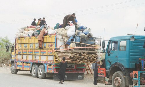KP govt promises dignified return of Afghans