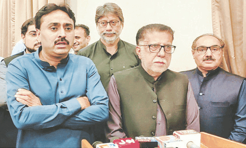 Minister says differing figures of floodwater volumes confusing Sindh govt Minister says differing figures of floodwater volumes confusing Sindh govt