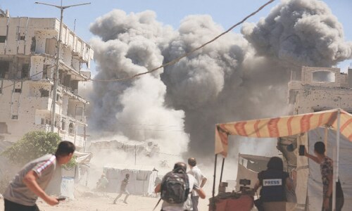 Israel intensifies Gaza City bombing as Rubio arrives