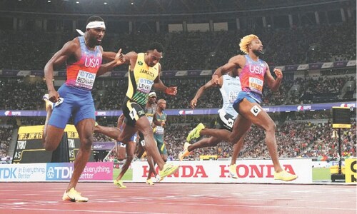 Trio of titles on a golden night for US at world championships