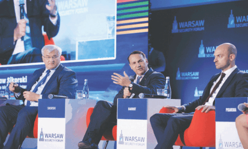 US mulls supplying Ukraine with long-range missiles