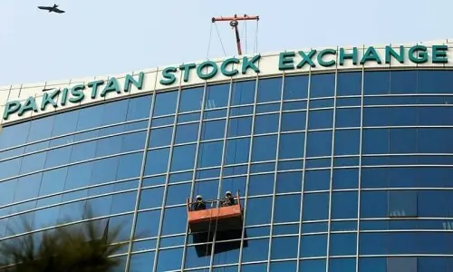 PSX extends winning streak despite volatility