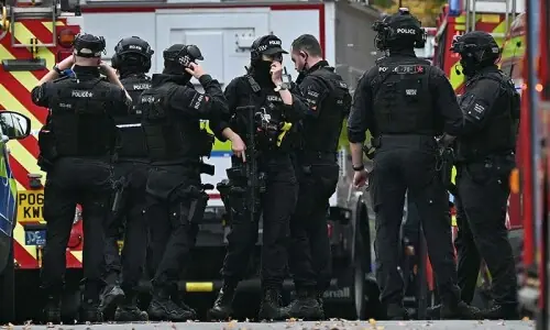 At least 2 dead, 3 wounded in UK synagogue attack