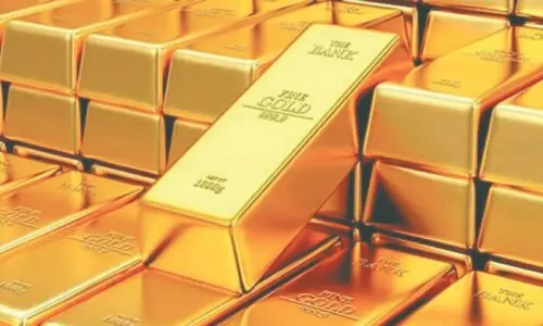 Gold hits new peak on global uncertainty Gold hits new peak on global uncertainty