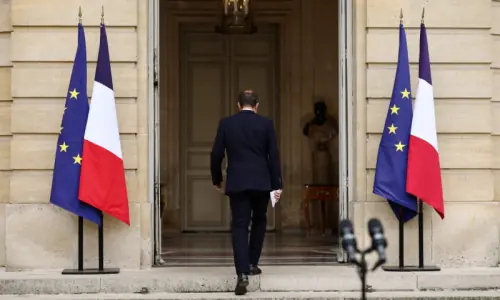 France’s Macron pressed to end political ‘mess’ France’s Macron pressed to end political ‘mess’