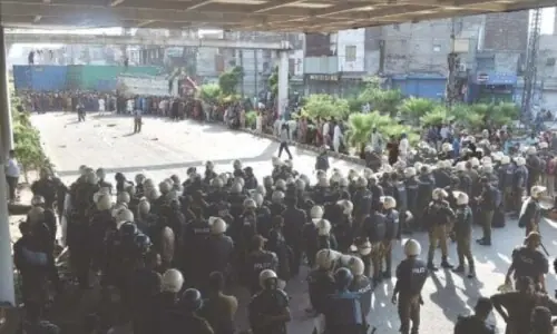 Efforts to keep TLP contained keep Lahore on edge