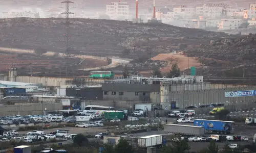 Nearly 2,000 Palestinian detainees board buses at Israeli prisons ahead of release Nearly 2,000 Palestinian detainees board buses at Israeli prisons ahead of release