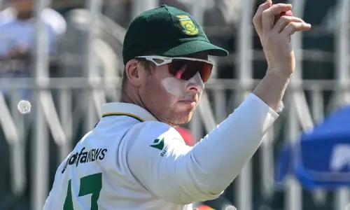 Harmer stars as South Africa crush Pakistan to draw Test series