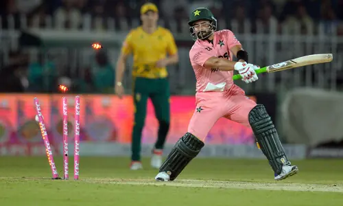Pakistan’s brittle batting implodes again as South Africa romp to 55-run win in first T20I Pakistan’s brittle batting implodes again as South Africa romp to 55-run win in first T20I