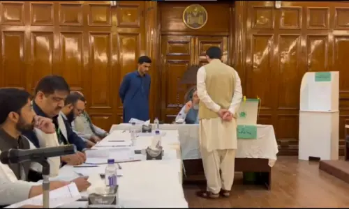 3 candidates contesting today&rsquo;s polls for Senate seat vacated after Shibli Faraz&rsquo;s disqualification