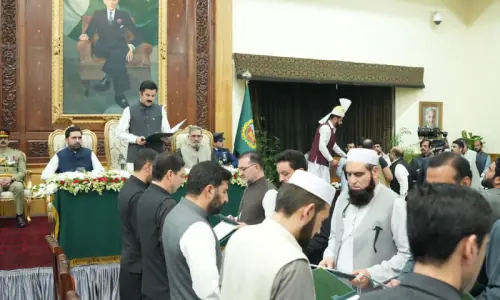 KP CM Sohail Afridi’s all-male, 13-member cabinet takes oath of office in Peshawar KP CM Sohail Afridi’s all-male, 13-member cabinet takes oath of office in Peshawar