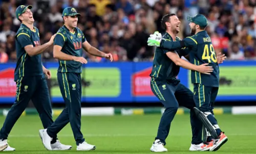 Hazlewood stars as Australia ease past India to win 2nd T20