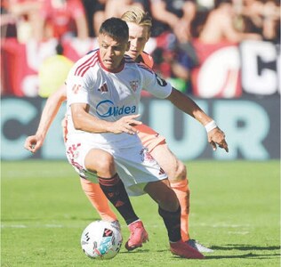 Sevilla rout &lsquo;horrendous&rsquo; Barca, Atletico drop points
