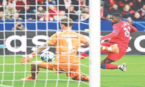 PSG send CL statement with seven goals past Leverkusen