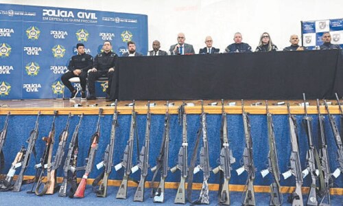 Rio police raids kill over 132, corpses line street Rio police raids kill over 132, corpses line street