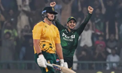 Shaheen, Babar star as Pakistan clinch series with 4-wicket win over South Africa Shaheen, Babar star as Pakistan clinch series with 4-wicket win over South Africa