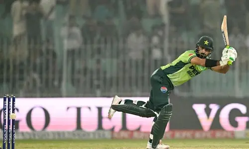 Contributions all around as Pakistan beat South Africa in first ODI Contributions all around as Pakistan beat South Africa in first ODI