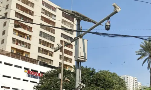 Karachi Police finds distribution box for Safe City cameras earlier gone missing from Clifton