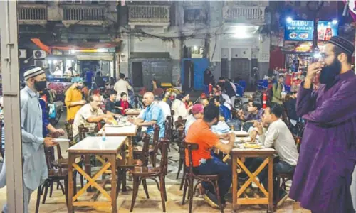 Over 110 food outlets sealed in Karachi Over 110 food outlets sealed in Karachi