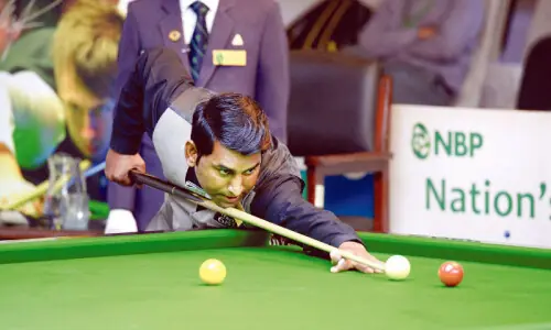 Pakistan’s Asjad Iqbal knocks out India’s Pankaj Advani to make IBSF World Cup semi-finals