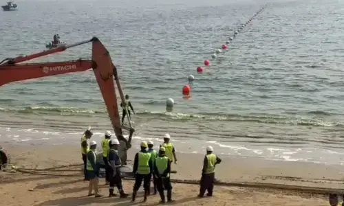 پاکستان میں نئی انٹرنیٹ کیبل بچھا دی گئی، کنیکٹیویٹی میں بہتری آئے گی