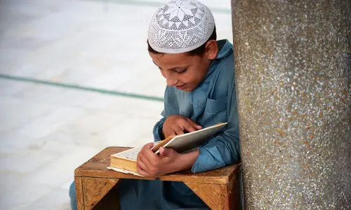 Madressahs urged to incorporate science, modern education in curriculum