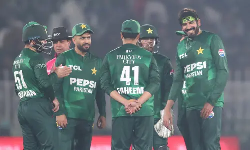 ٹرائی نیشن سیریز: پاکستان کی مسلسل تیسری فتح، زمبابوے کو 69 رنز سے شکست دے دی