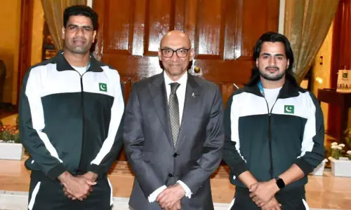 اسلامک یکجہتی گیمز میں میڈل جیتنے والے ارشد ندیم اور یاسر سلطان وطن پہنچ گئے