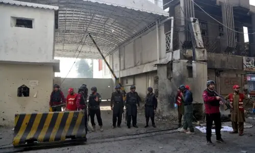 3 FC men martyred in suicide attack on force&rsquo;s headquarters in Peshawar