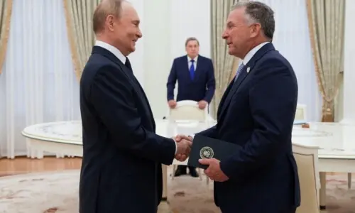 Recording shows Trump aide advised Moscow over Ukraine deal Recording shows Trump aide advised Moscow over Ukraine deal