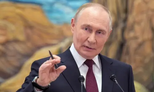 Putin threatens to fight on unless Ukraine cedes land
