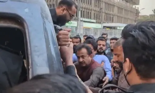 24 PTI leaders, workers temporarily detained by Karachi police after KPC protest