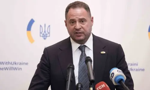 Zelensky removes top aide after anti-graft raids