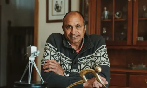 Britain hockey great Imran Sherwani dies aged 63