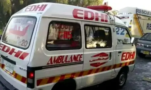 Minor girl killed, 5 others injured as gas cylinder explodes in car in Karachi