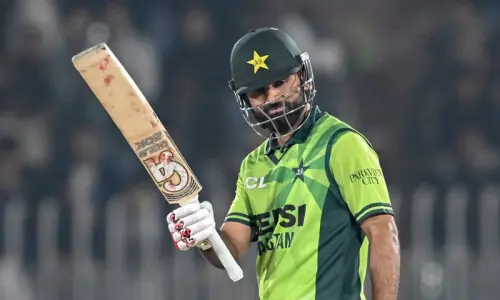 آئی سی سی نے فخر زمان پر جرمانہ عائد کر دیا